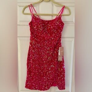 Stacees NWT, Size 4; Fuscia/Pink Sequined homecoming dress.